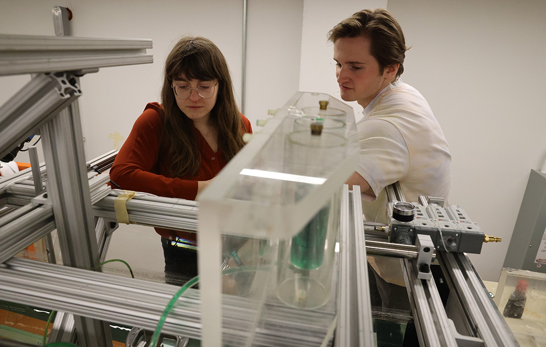 Mechanical and Aerospace Engineering Departments ECS Syracuse